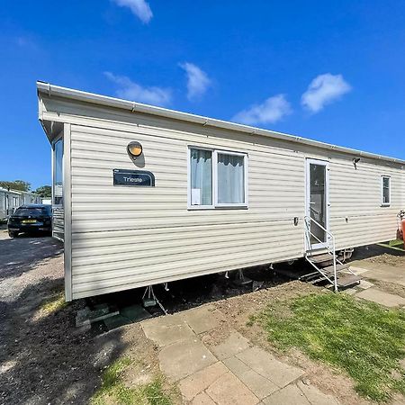 Lovely 4 Berth Holiday Home At Felixstowe Beach Holiday Park Ref 55008Yc Exterior photo