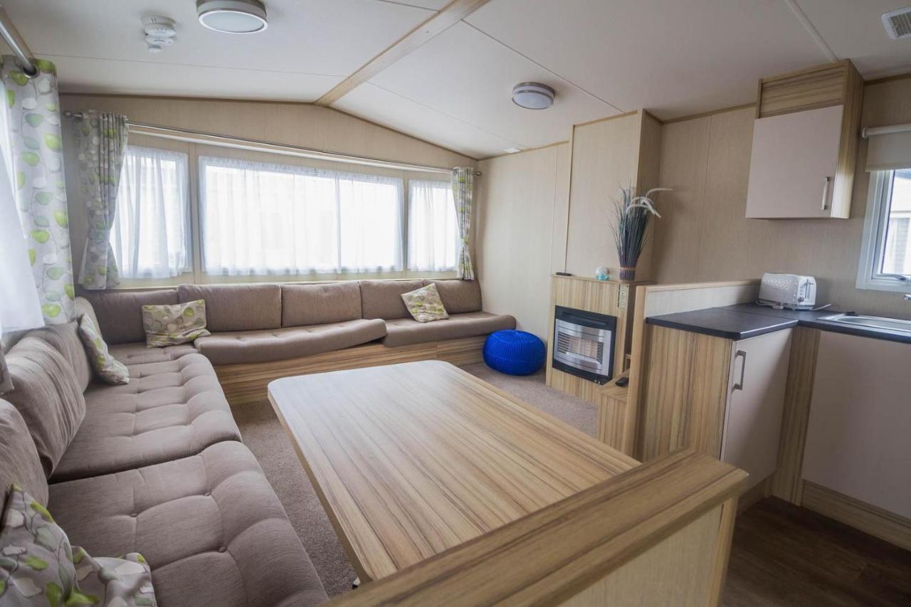 Lovely 4 Berth Holiday Home At Felixstowe Beach Holiday Park Ref 55008Yc Exterior photo