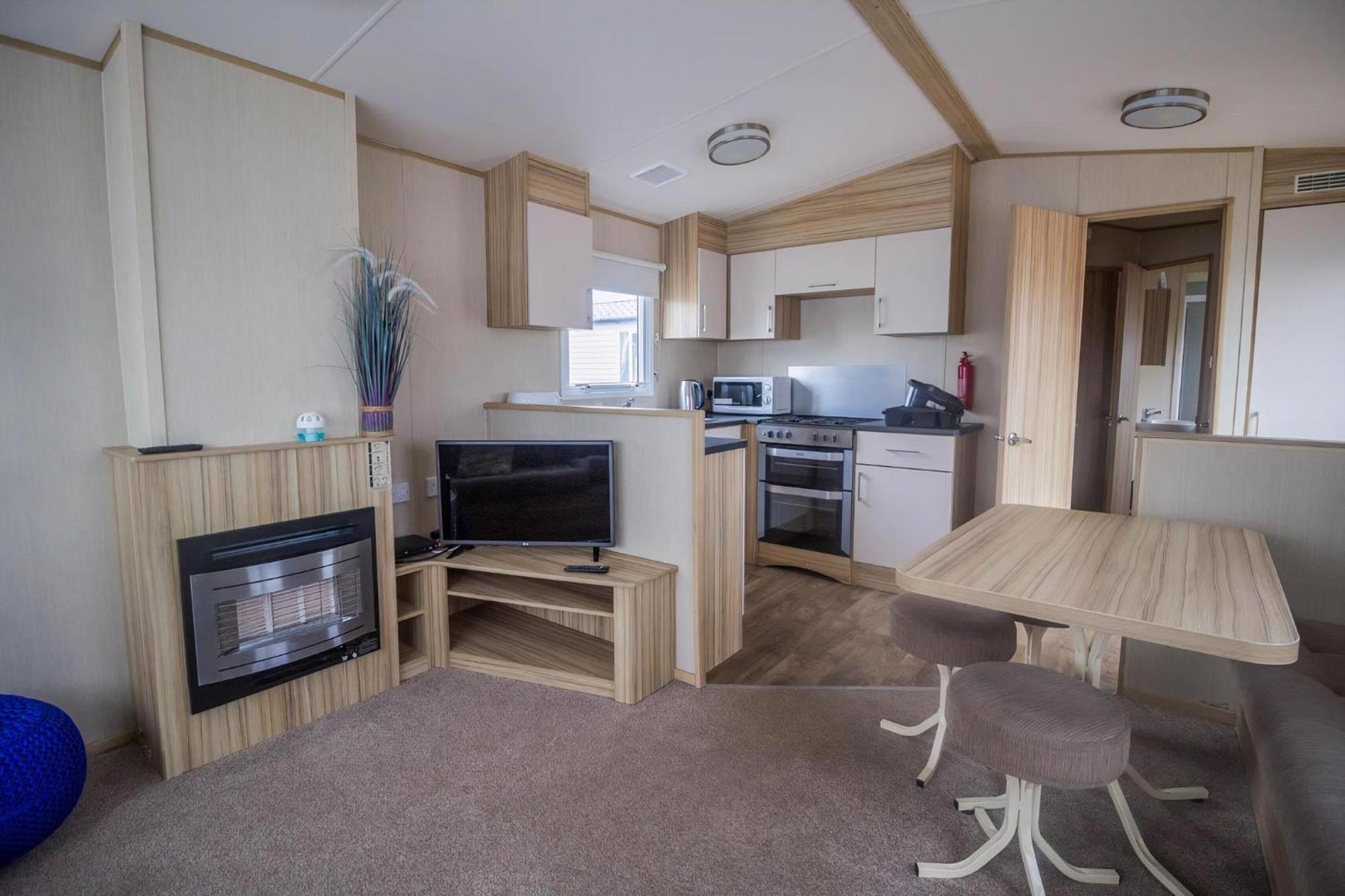 Lovely 4 Berth Holiday Home At Felixstowe Beach Holiday Park Ref 55008Yc Exterior photo